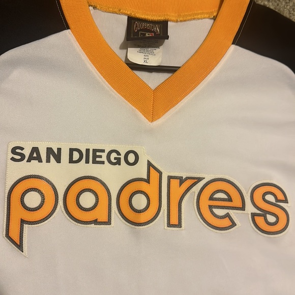 San Diego Padres majestic cooperstown collection jersey - Picture 2 of 6